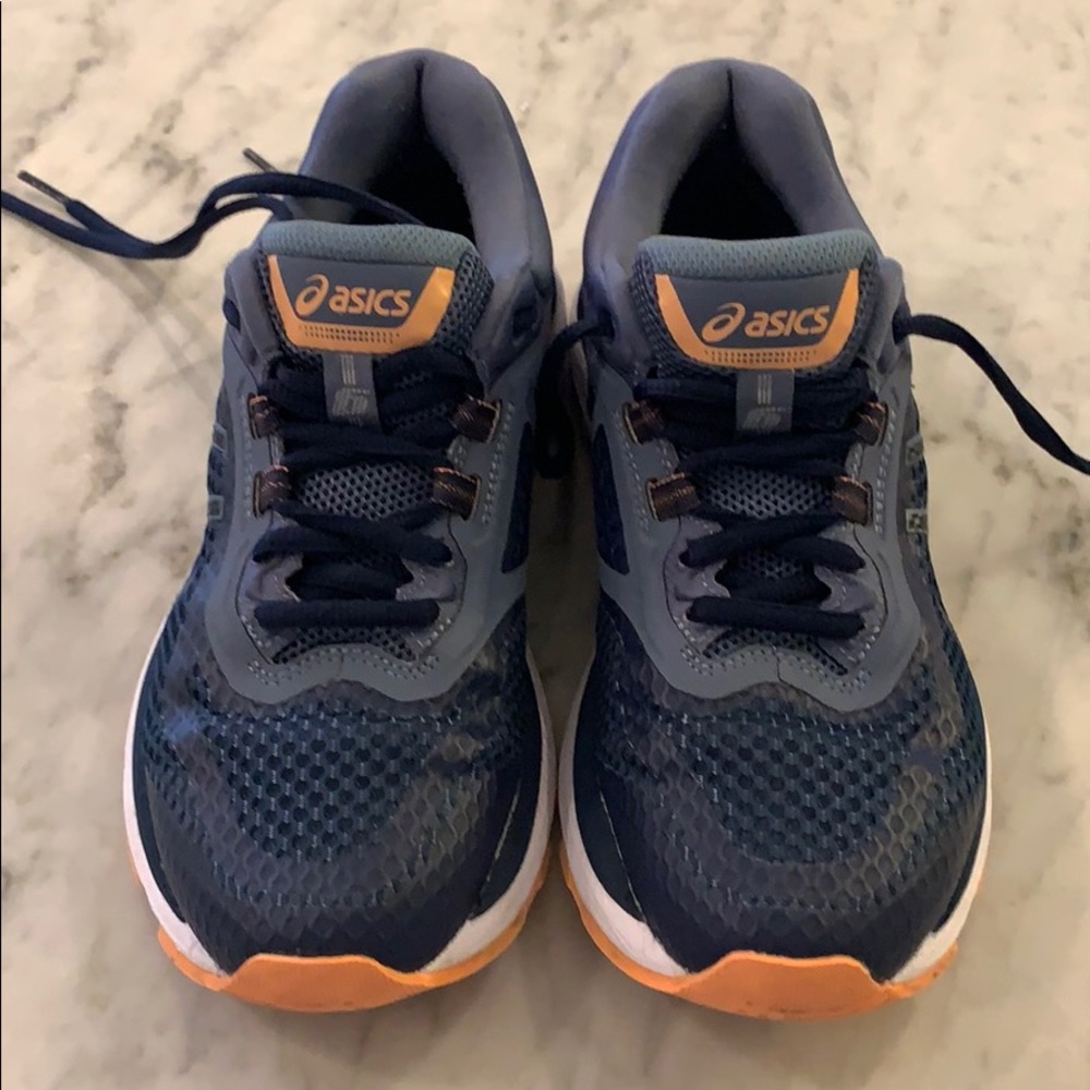 ASICS running shoes - Picture 2 of 4